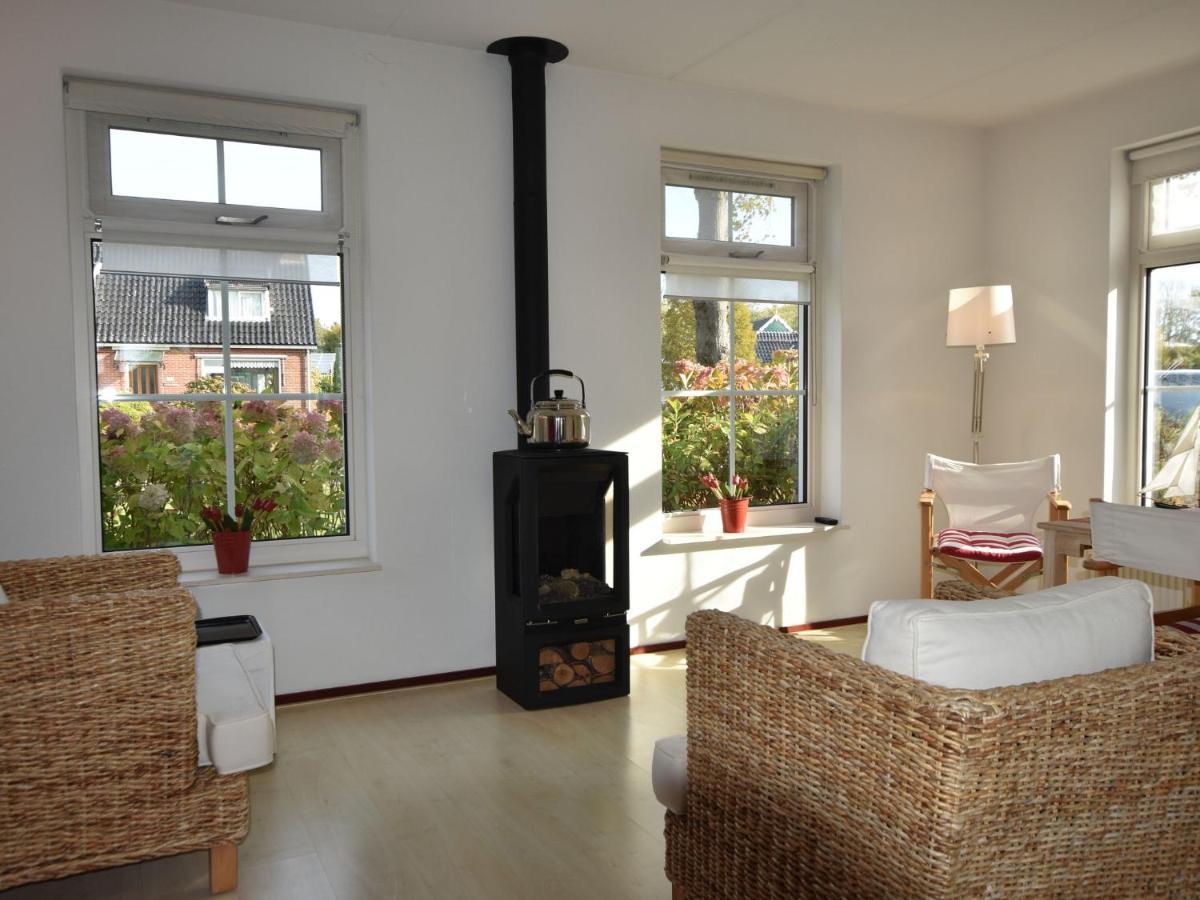 Attractive Holiday Home With Jetty Steendam Bagian luar foto
